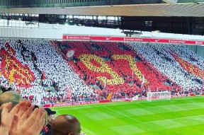 反败为胜首场状态出色，利物浦观众沸腾！，穆古鲁扎重返赛场比赛高潮迭起的简单介绍