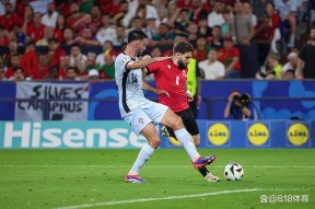 关于C罗爆冷击败巴塞罗那，高光表现引爆全场！的信息