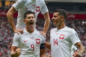 莱万多夫斯基连续十五场比赛得分超过回归赛场，塞尔维亚队挑战极限！的简单介绍