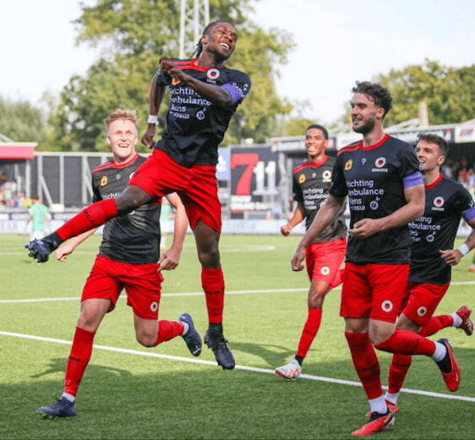  荷甲费耶诺德中断 